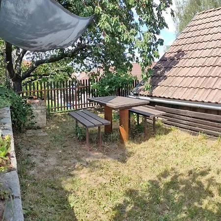 Chalupa V Zahrade Mezi Vinohrady Apartament *