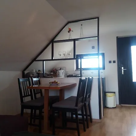 Chalupa V Zahrade Mezi Vinohrady Apartament Bulhary